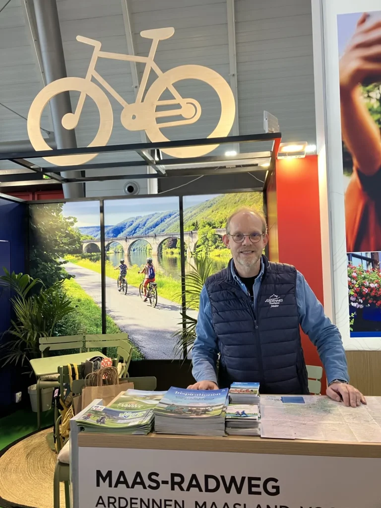 Stand de la Meuse à Vélo avec Jauko Rappel de l'ADT des Ardennes au Salon CMT Fahrrad & Wandern 2025 en Allemagne à Stuttgart