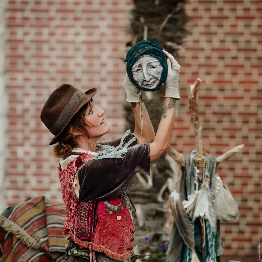 Festival mondial des théâtres de marionnettes de Charleville-Mézières 2025 - Campagne meta ADT des Ardennes et Atout France Belgique - marionnettiste