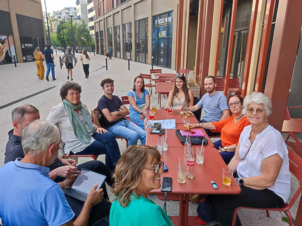 pause entre collègues aux Journées techniques Clévacances - septembre 2025 à Toulouse