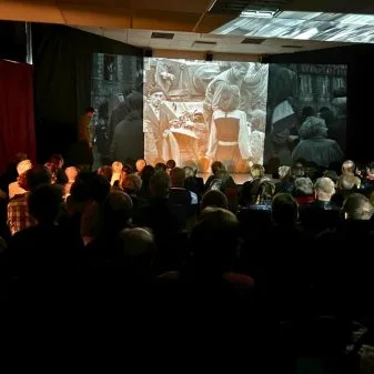 spectacle sur Birkenau au Musée Guerre et Paix dans les Ardennes