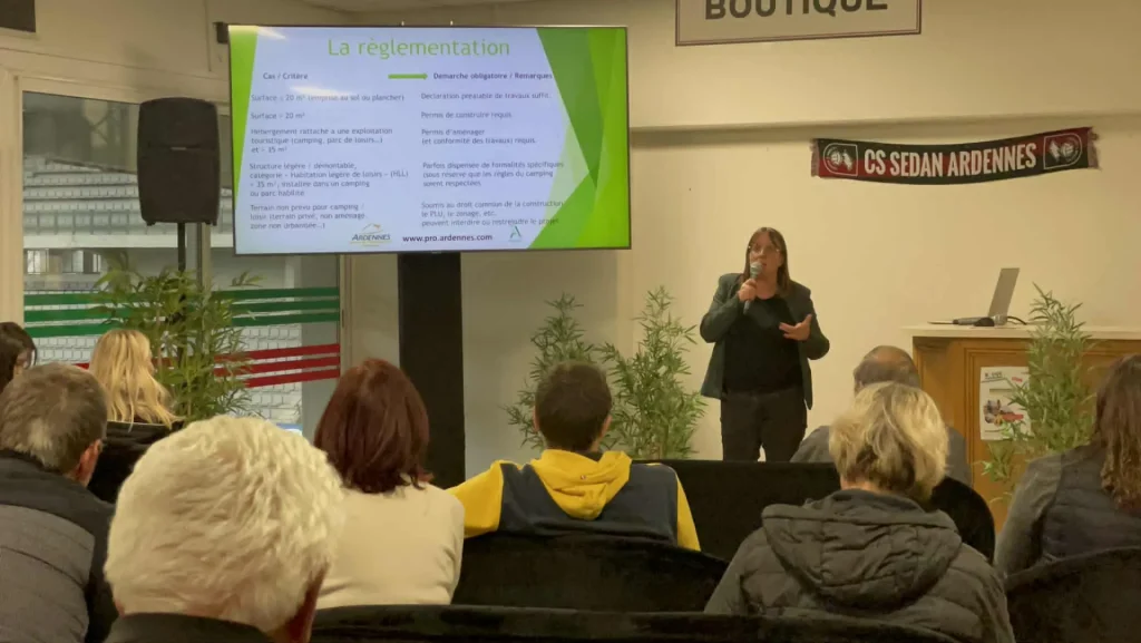 intervention d'Amélie Wateau ADT des Ardennes sur les hébergements insolites lors de la 1ère édition Bouge ton exploitation organisée par la Chambre d'agriculture des Ardennes