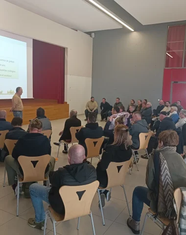 Vue des participants à la formation VVF organisée par l'ADTA sur la gestion durable des espaces publics en gestion différenciée