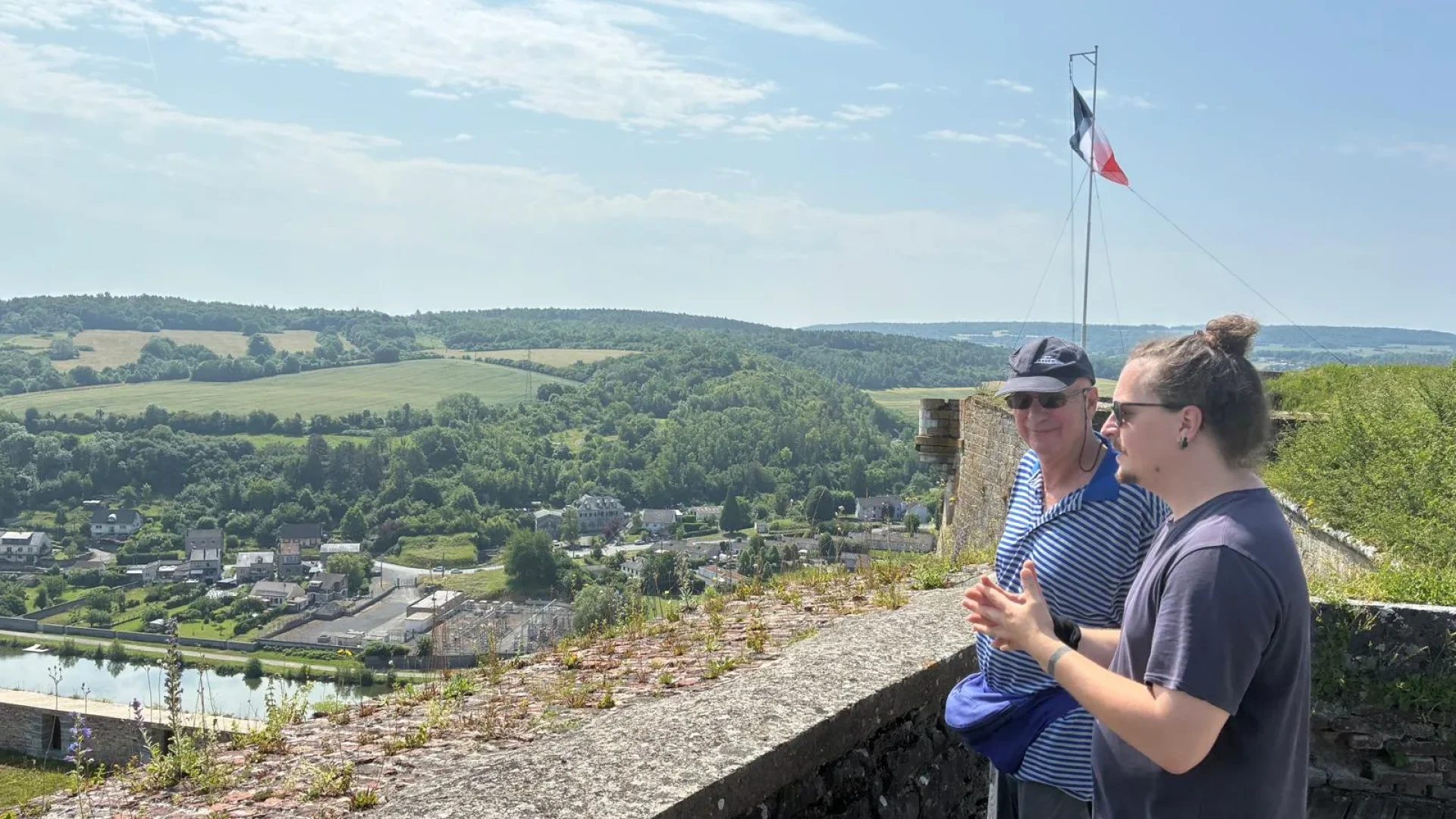 Accueil presse de Rupert Parker, journaliste britannique, en juin 2025 - Ardennes Charlemont à Givet