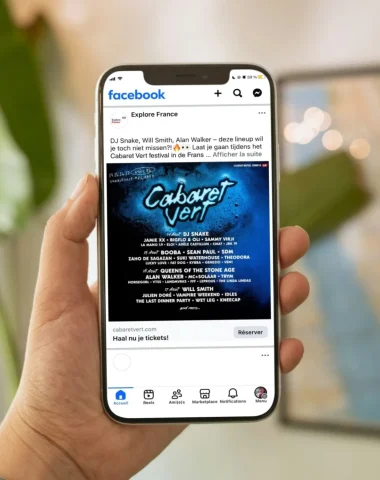 campagne meta pour le Cabaret Vert - ADT des Ardennes et Atout France Pays Bas 2025 - vue d'un téléphone portable avec la campagne Cabaret Vert