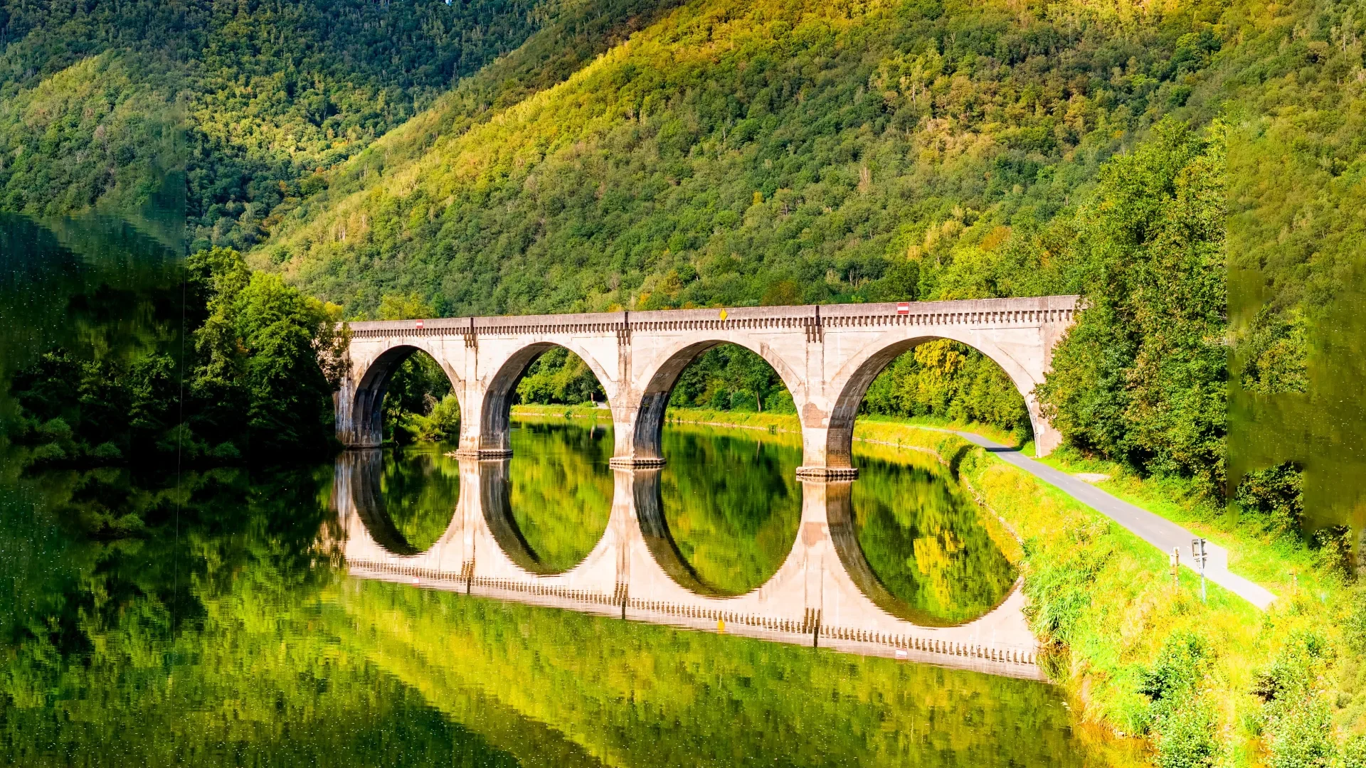 Voie verte La Meuse à vélo Laifour Ardennes