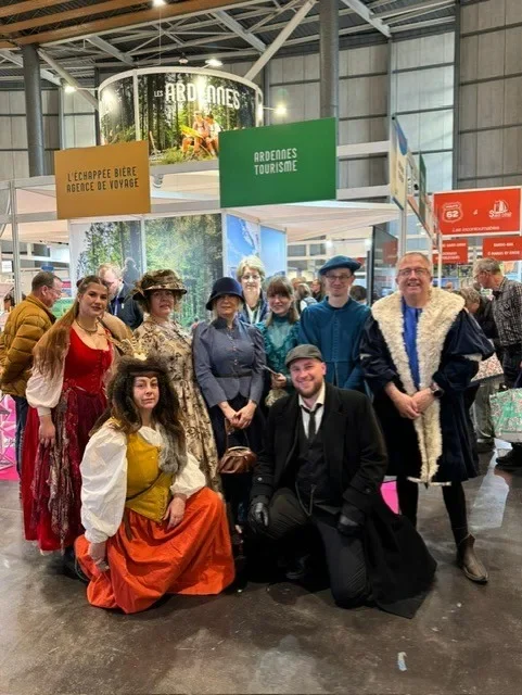 La Cassine en costumes à Tourissima Lille 2026 sur le stand des Ardennes